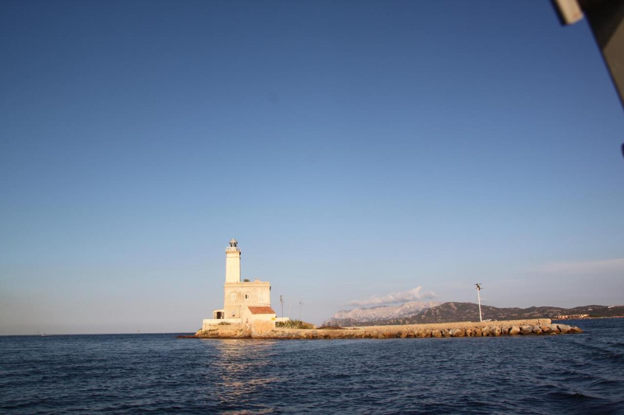 Magibac Due - Casa Vicino Aeroporto E Mater Olbia Exterior foto